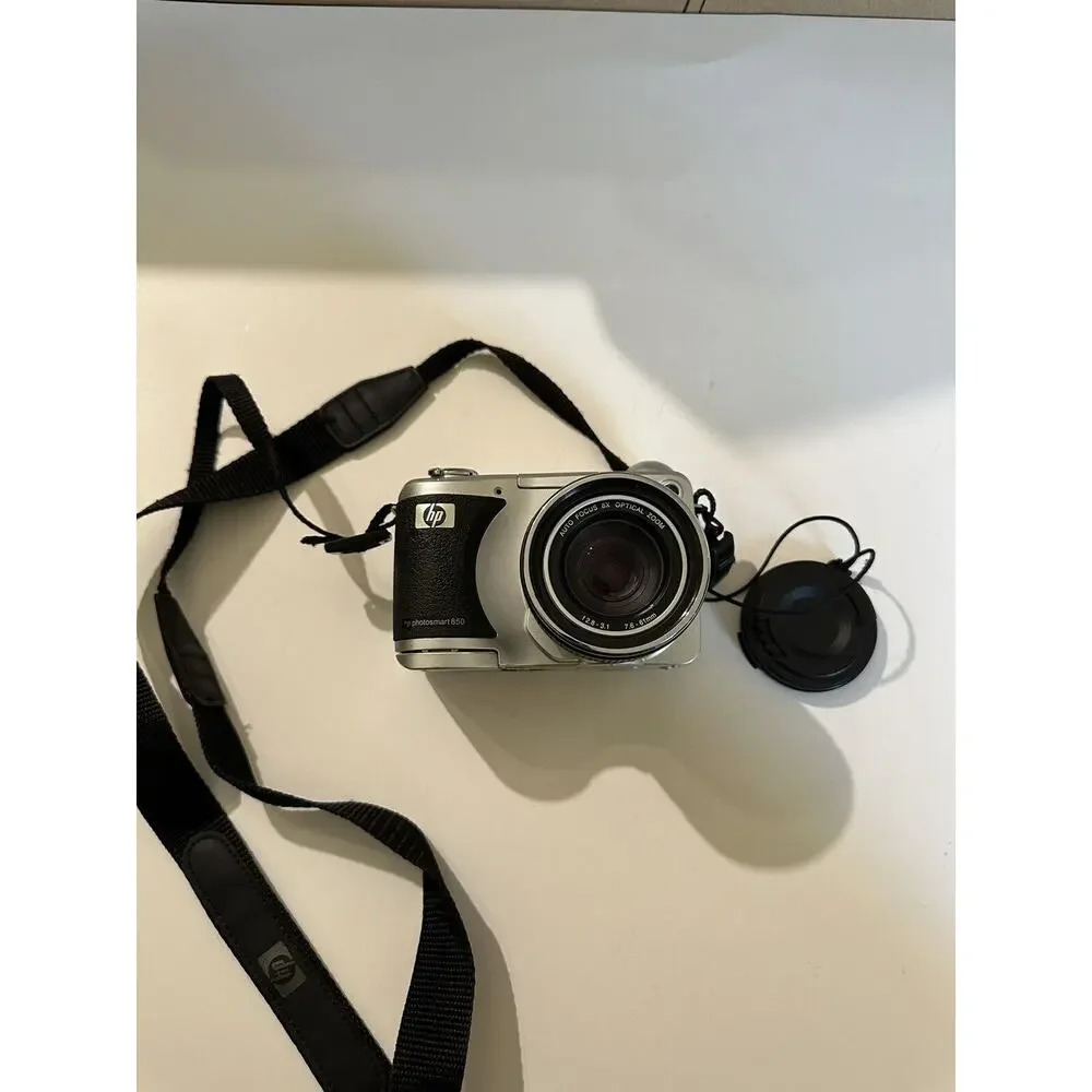 HP Photosmart 850 4.1MP Compact Digital Camera Silver For PARTS / Repair Only‎